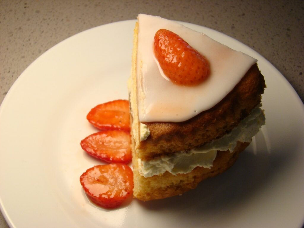 Classic Strawberry Sponge Cake